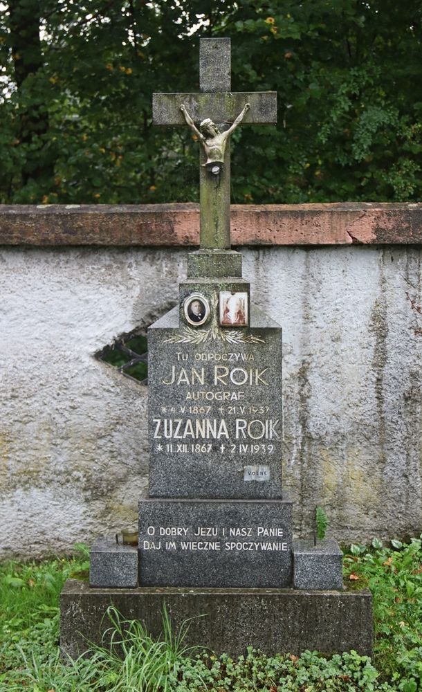 Photo montrant Tombstone of Jan and Zuzanna Roik