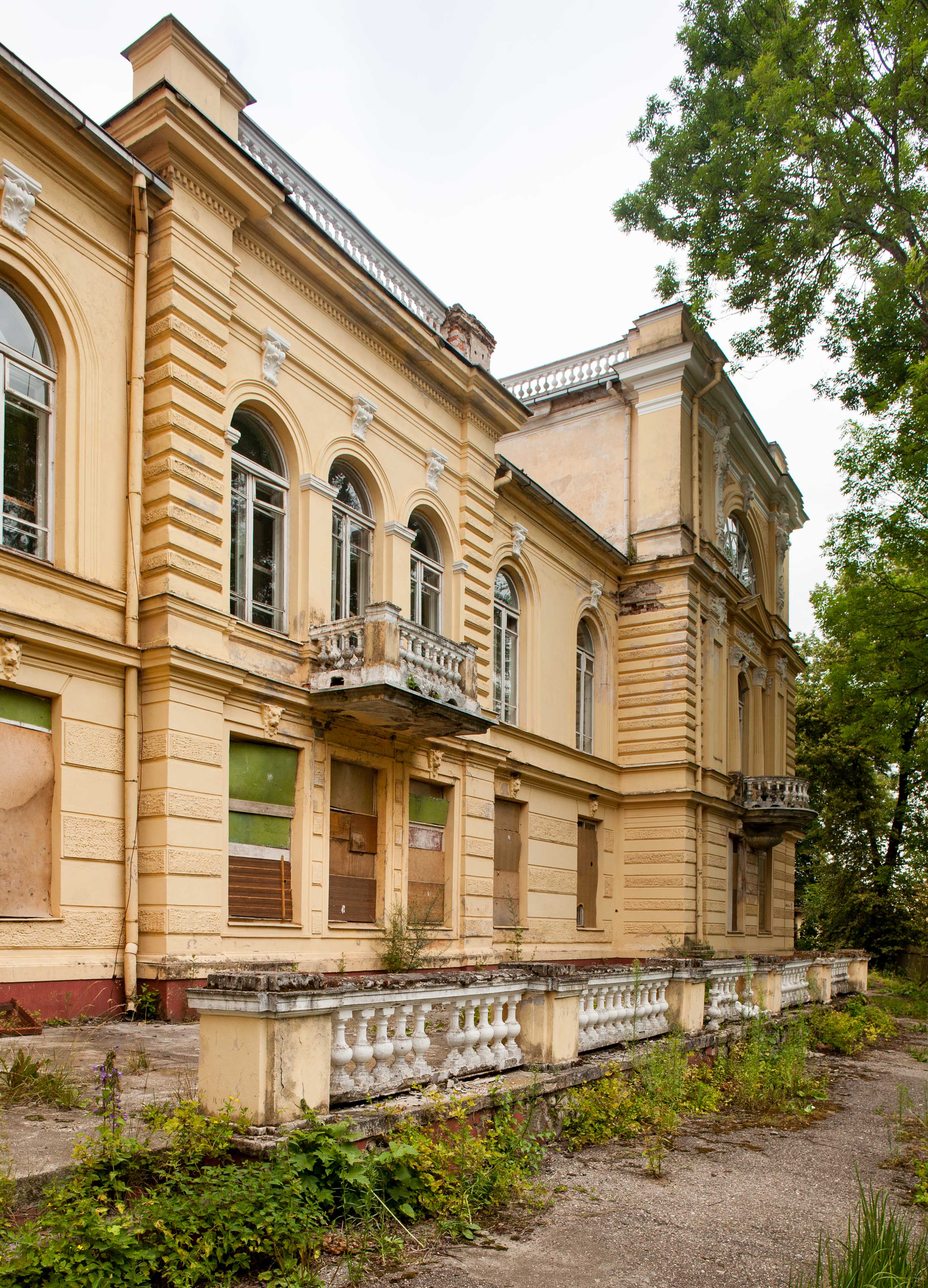 Photo showing \"The Last Citizen of the Grand Duchy\" - not only Lithuanian traces of Czeslaw Milosz