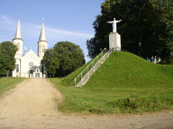 Fotografia przedstawiająca Parish Church of the Finding of the Holy Cross in Rychcice