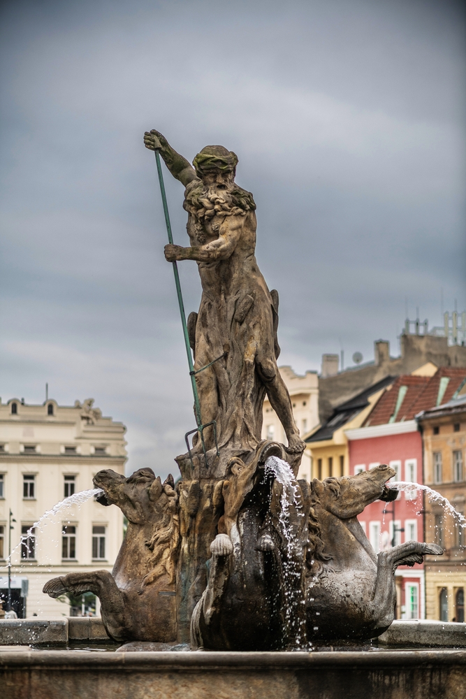 Photo montrant Fountains of Neptune and Hercules in Olomouc