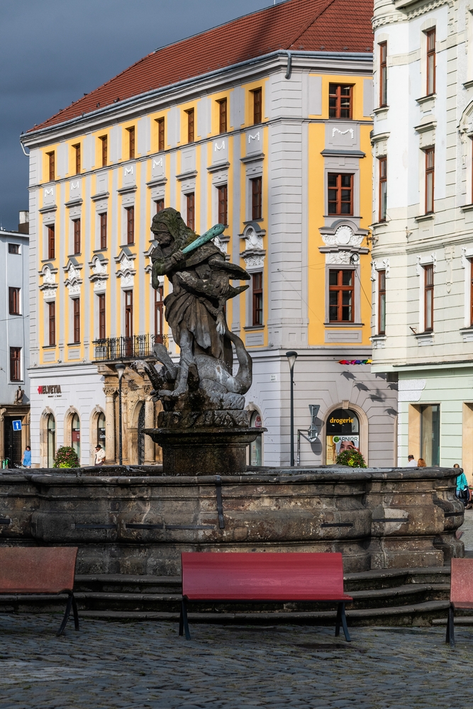 Photo montrant Fountains of Neptune and Hercules in Olomouc