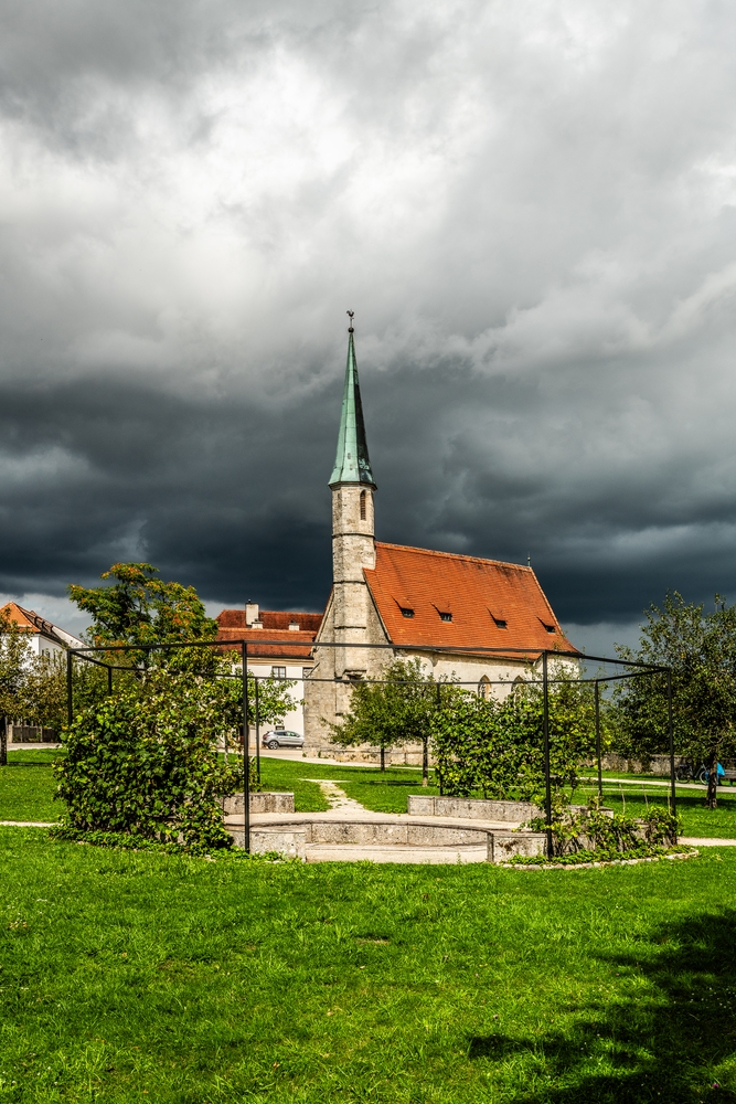 Photo montrant Outer castle chapel, the so-called Hedwig Chapel in Burghausen