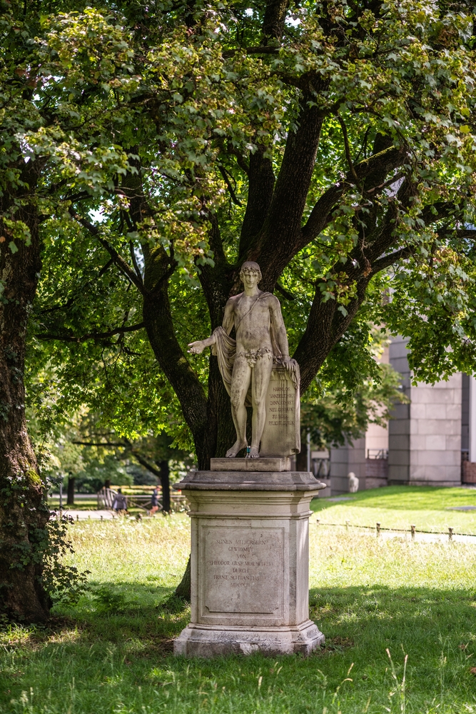 Fotografia przedstawiająca Statue of the \"Innocent\" in Munich