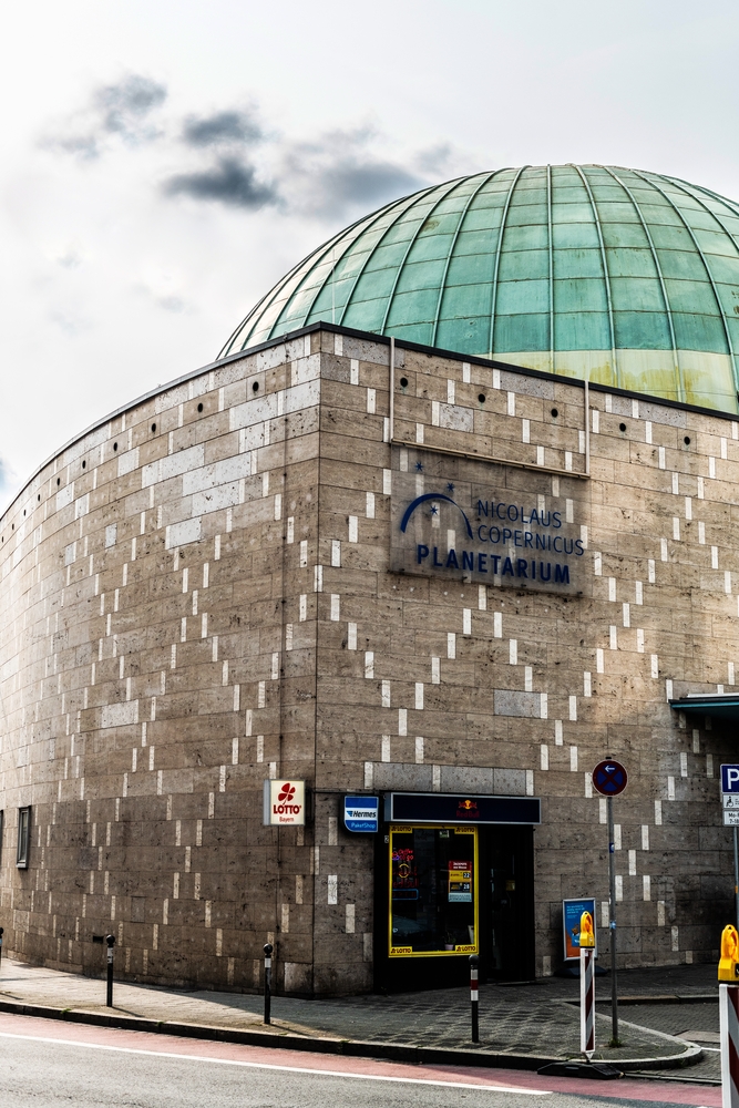 Fotografia przedstawiająca Planetarium Mikołaja Kopernika w Norymberdze