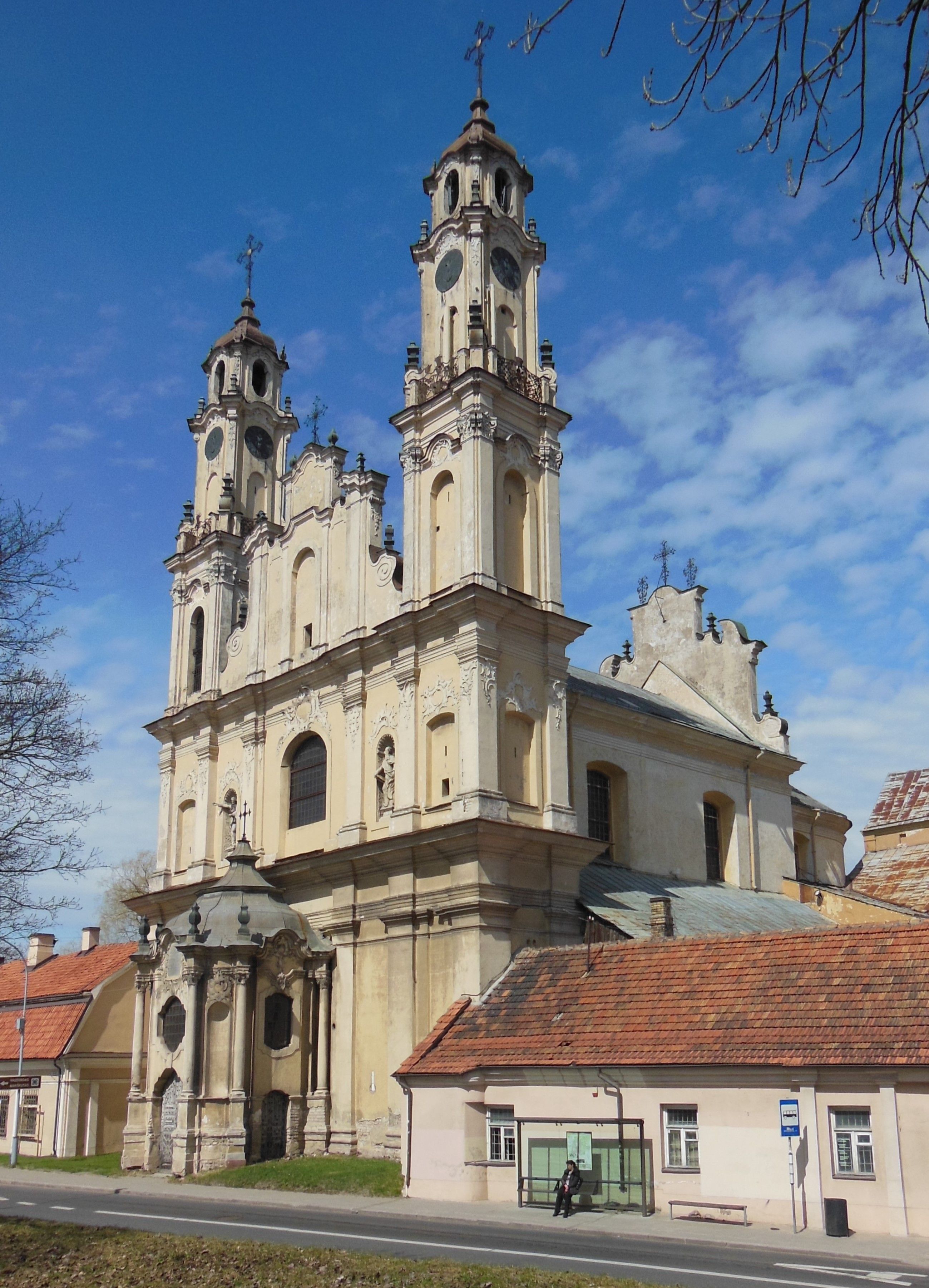 Fotografia przedstawiająca Kościół pw. Wniebowstąpienia Pańskiego i klasztor misjonarzy w Wilnie