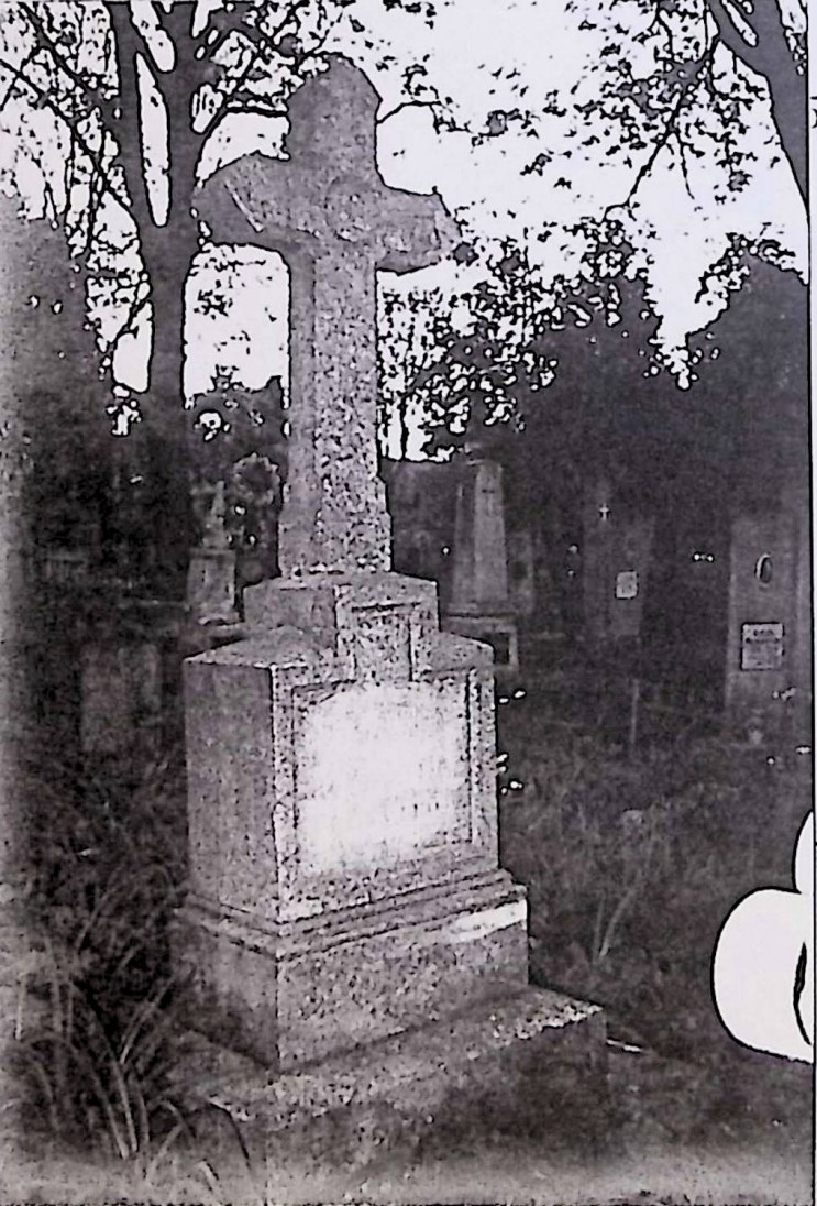 Photo montrant Tombstone of Maria and Olga Leo and Emilia Nikorowicz