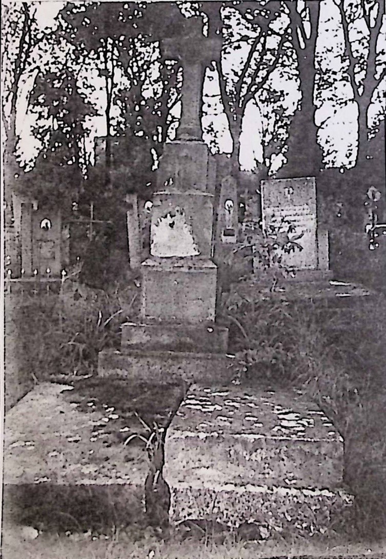 Photo showing Tombstone of Agnes and Szymon Roslanowski