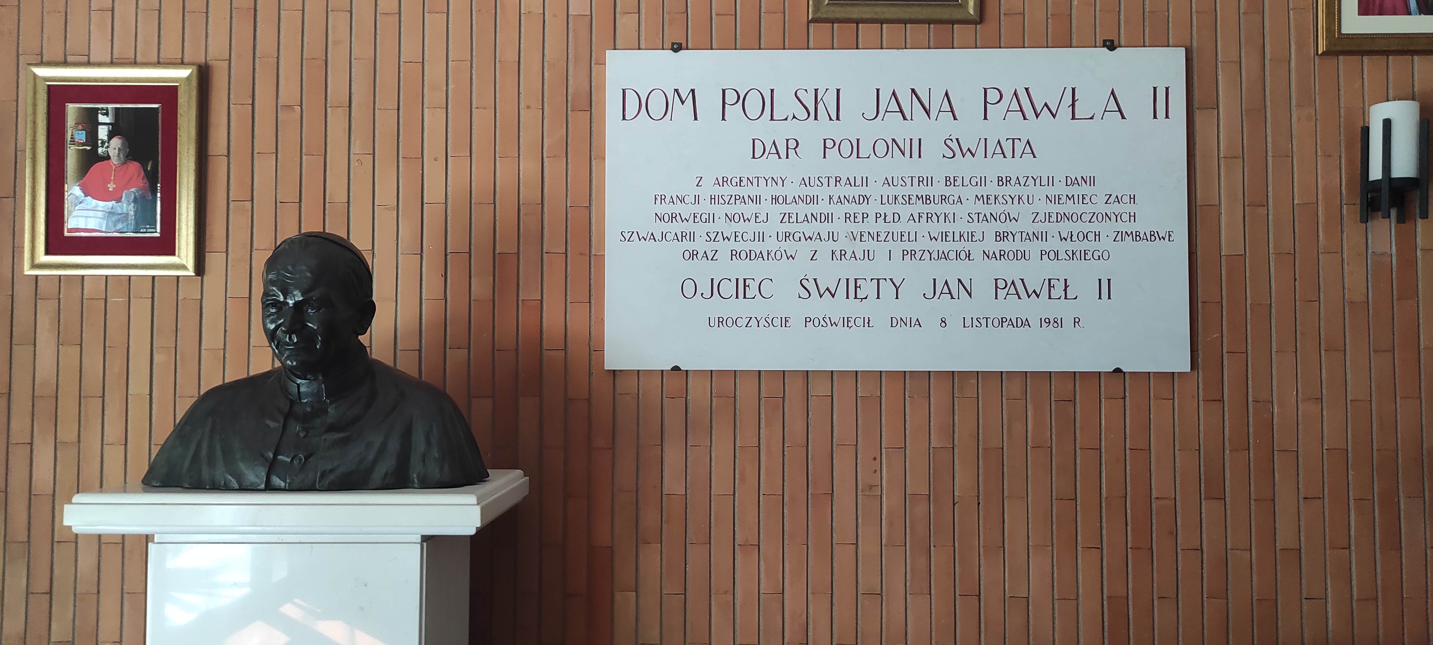 Fotografia przedstawiająca John Paul II and the Polish cultural heritage