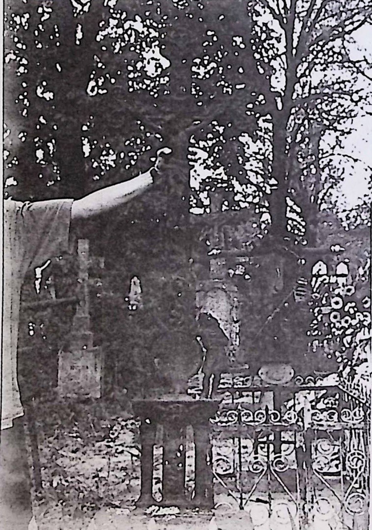 Fotografia przedstawiająca Tombstone of Antoni and Regina Schodnicki