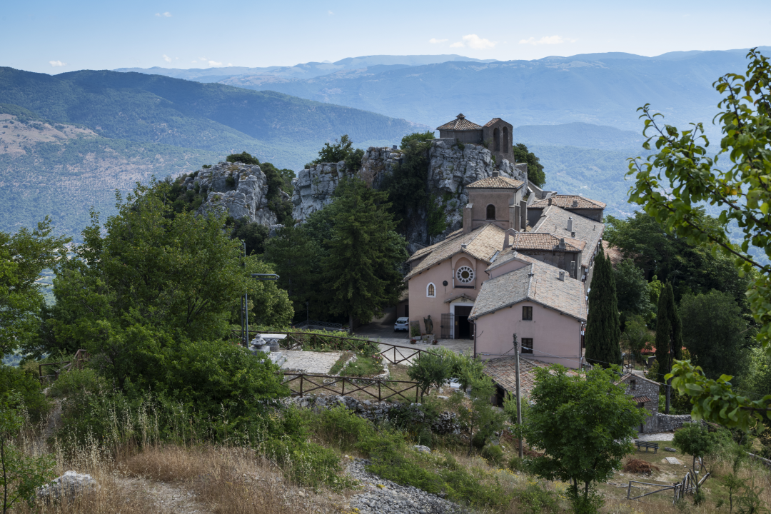 Photo montrant Sanctuary of the Resurrectionist Fathers on the hill of Mentorella