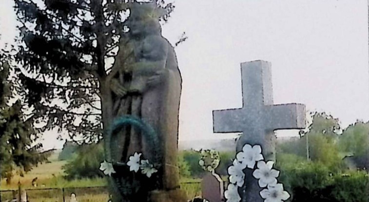 Fotografia przedstawiająca Tombstone of Agnes, Józefa and Albin Podłubny