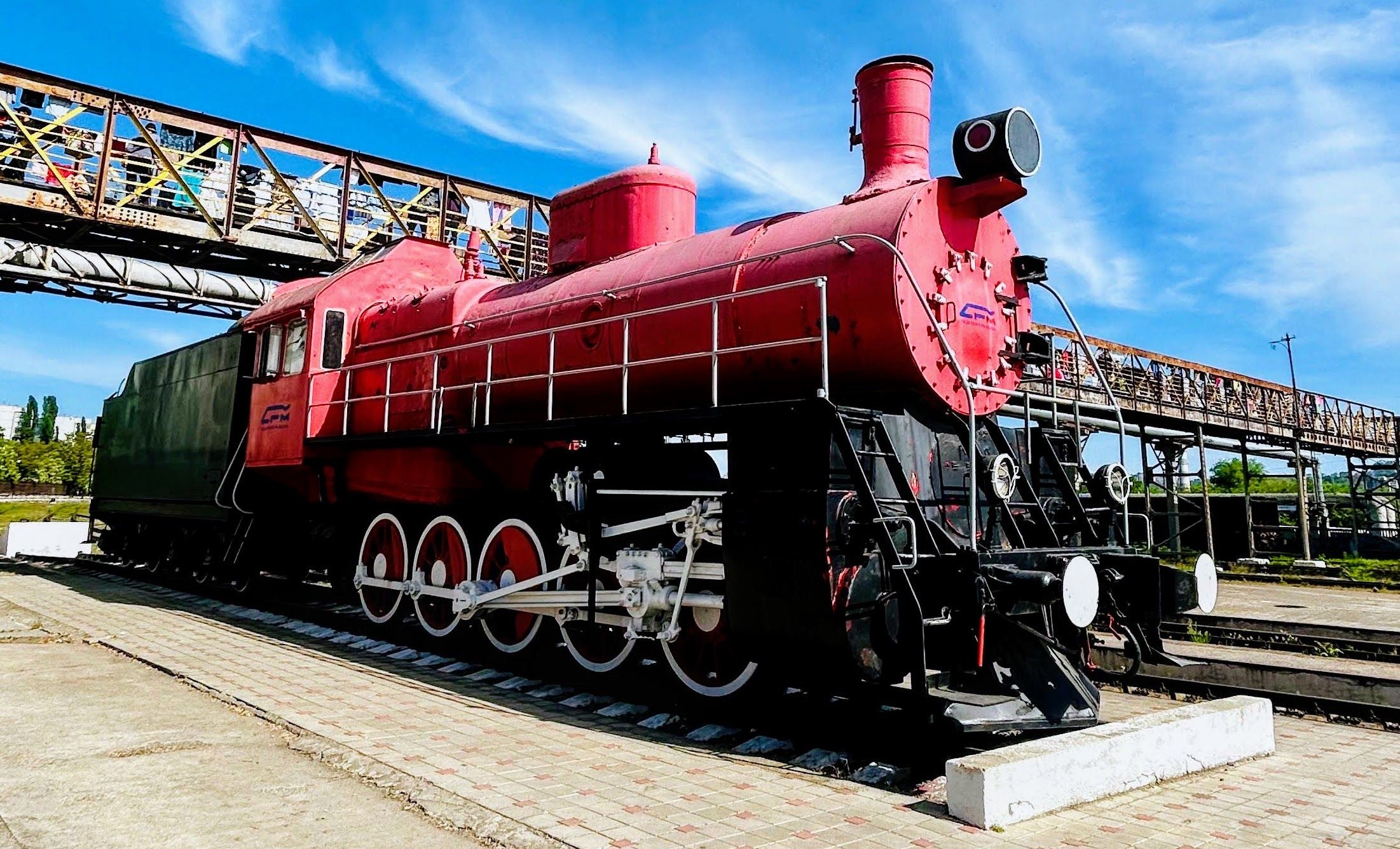 Fotografia przedstawiająca Old locomotive in Chisinau