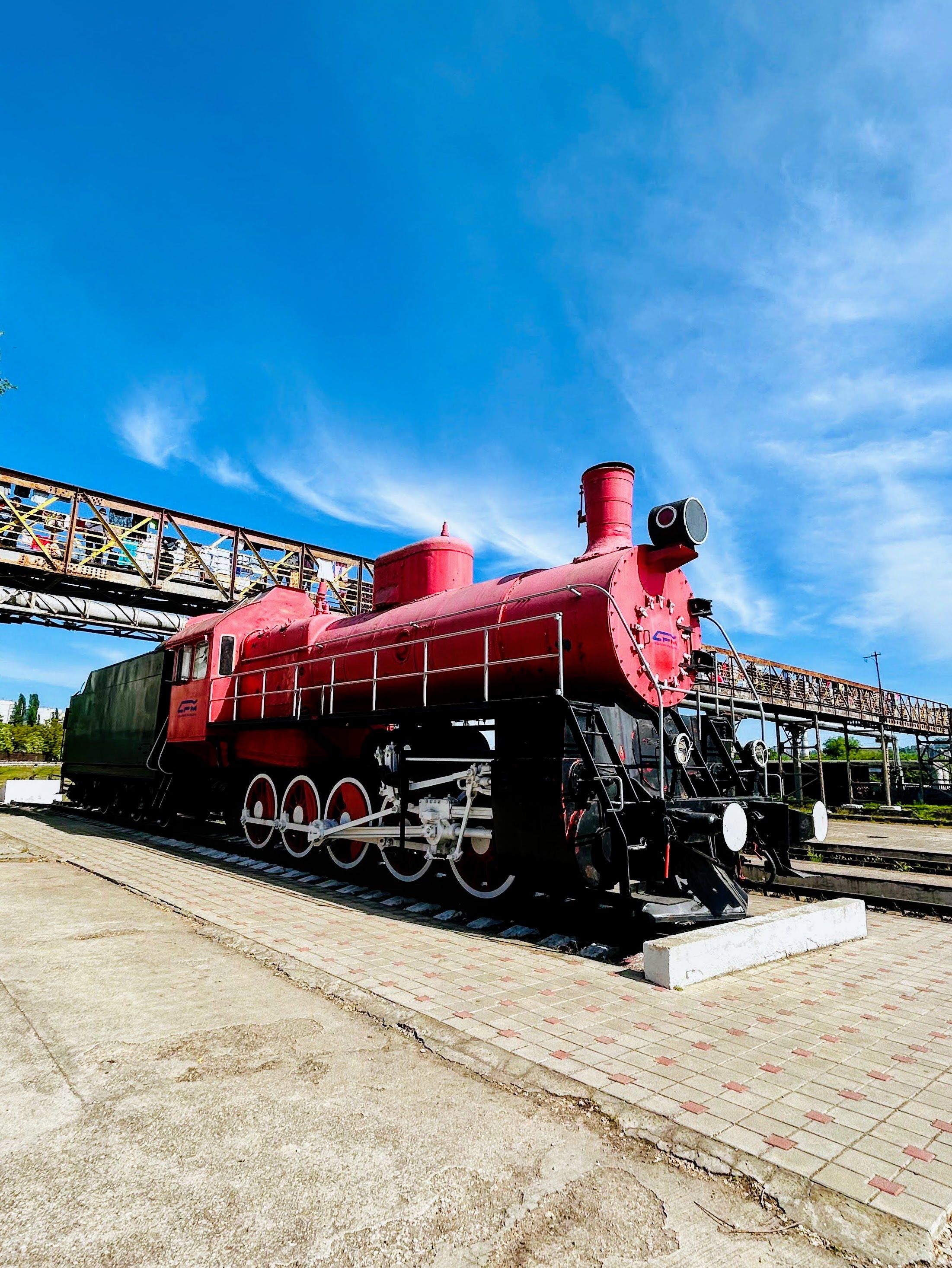 Fotografia przedstawiająca Old locomotive in Chisinau