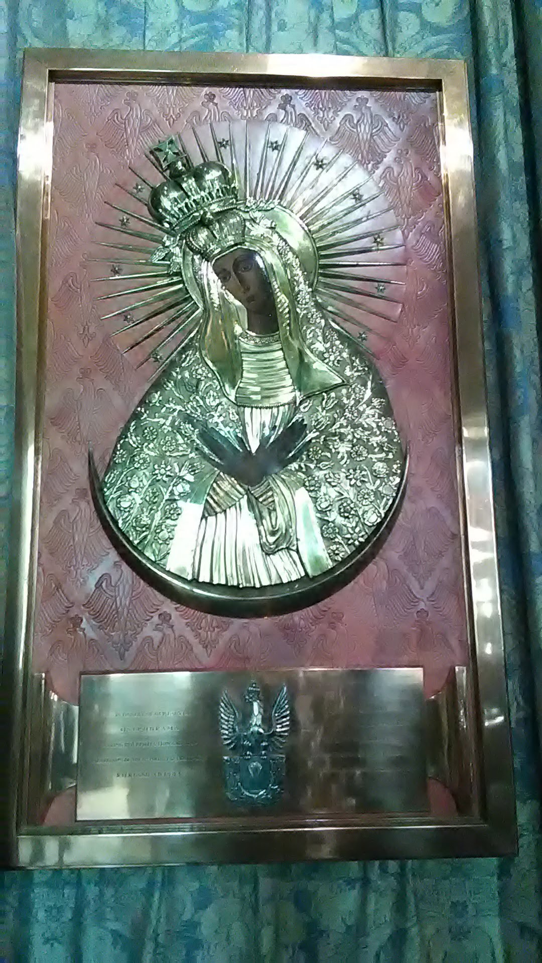 Photo montrant Icon of Our Lady of the Dawn Gate in Falkland