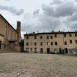 Photo montrant Plaque commemorating Jarosław Iwaszkiewicz in San Gimignano