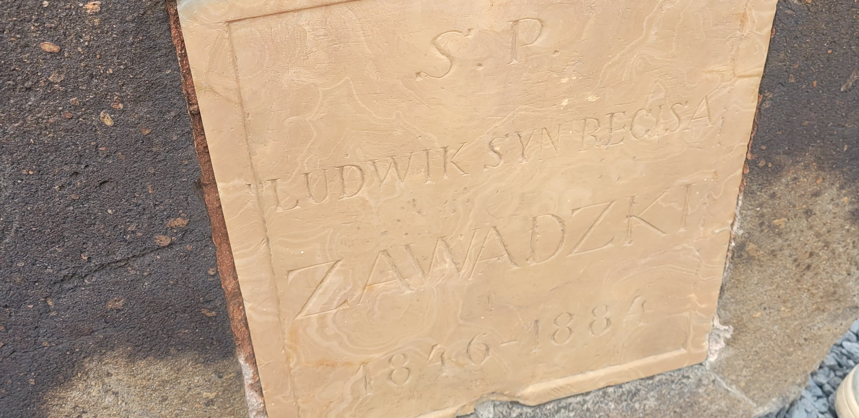 Photo montrant Tombstone of Ludwik Zawadzki at the Church of St. Gajana in Echmiadzin