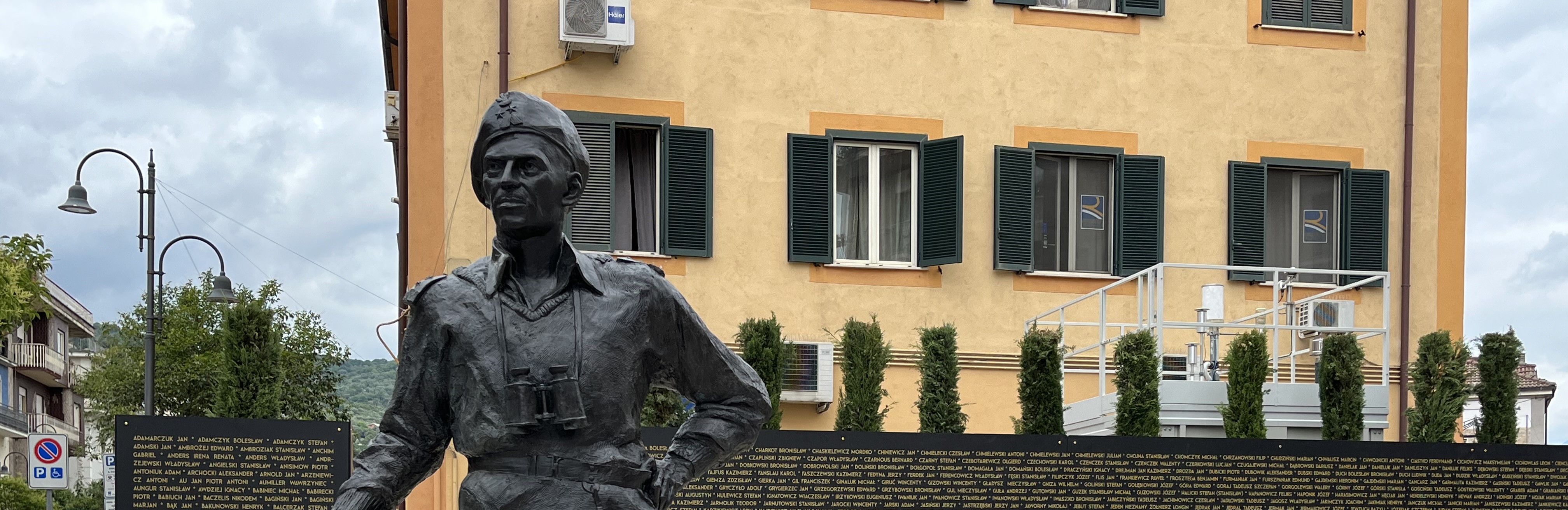 Fotografia przedstawiająca General Anders Memorial in Cassino