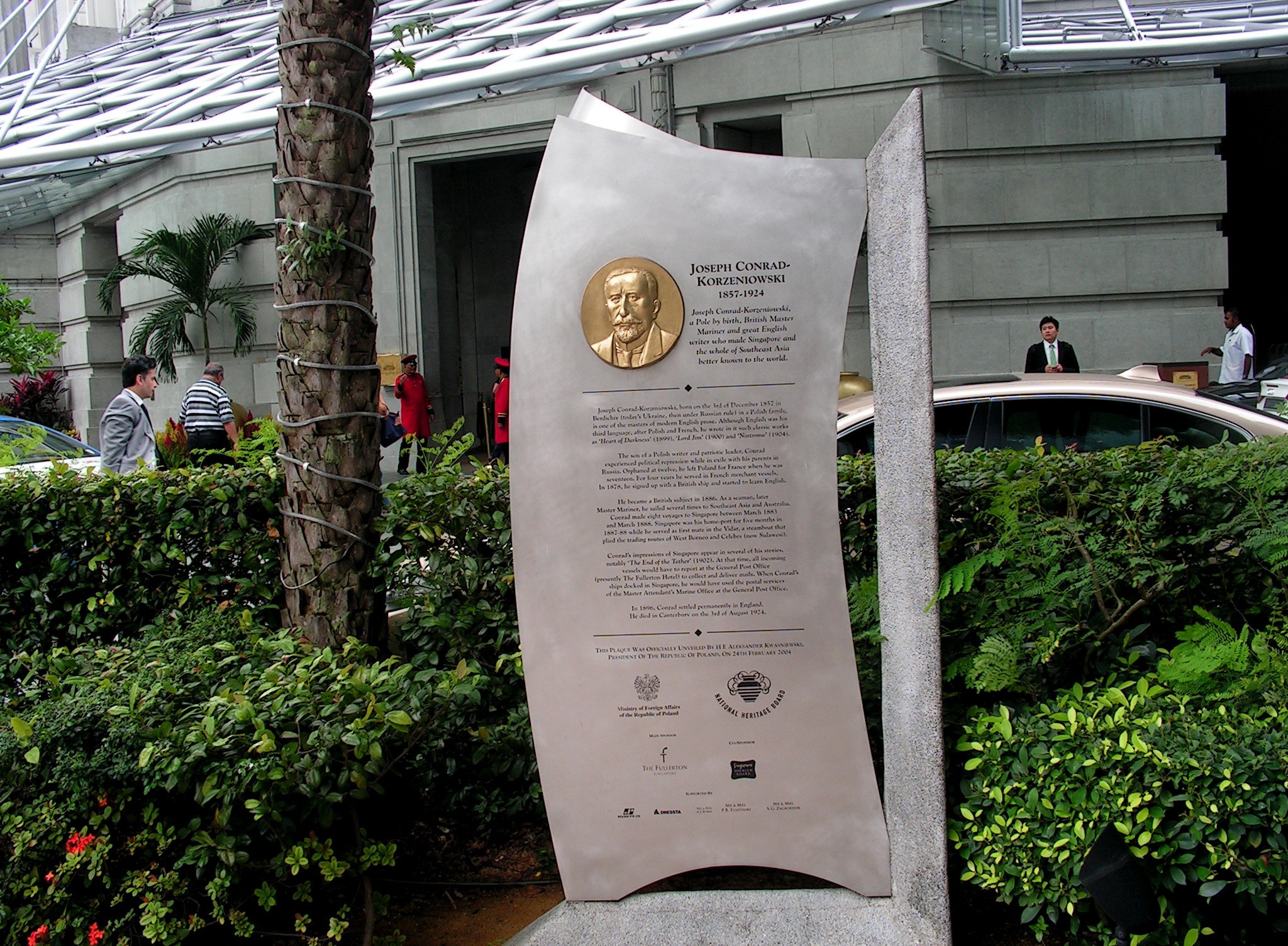 Photo montrant Plaque commémorant Joseph (Joseph) Conrad-Korzeniowski à Singapour