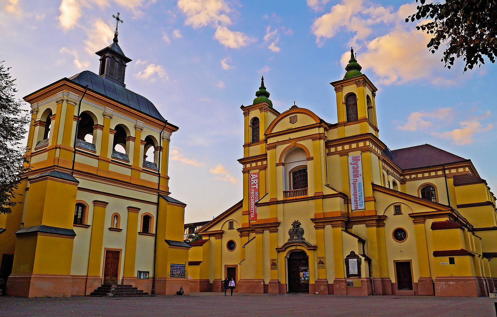 Photo montrant Collégiale de la Sainte Vierge Marie Sainte-Marie, Saint-André et Saint-Stanislav à Ivano-Frankivsk