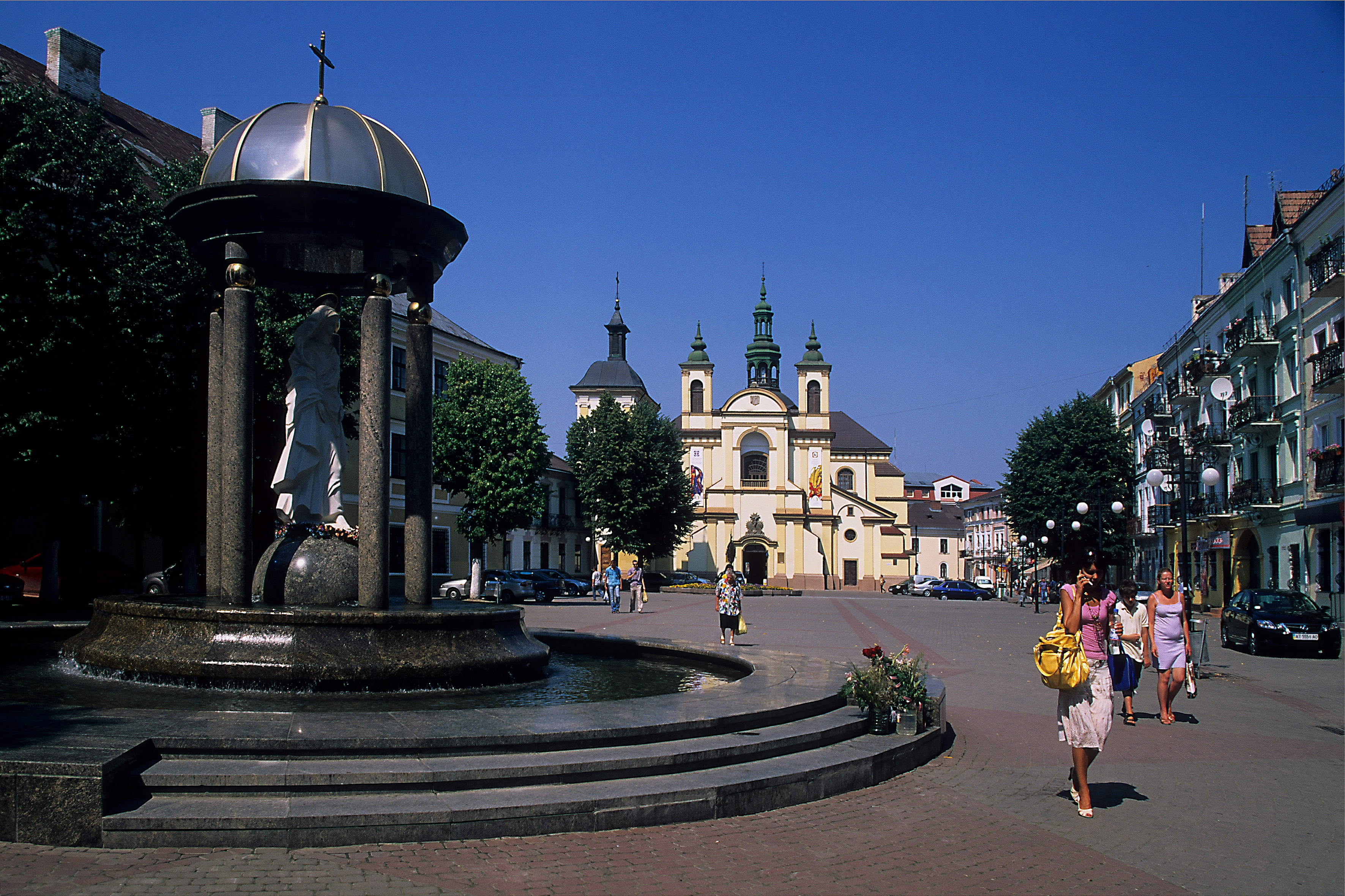 Photo montrant Collégiale de la Sainte Vierge Marie Sainte-Marie, Saint-André et Saint-Stanislav à Ivano-Frankivsk