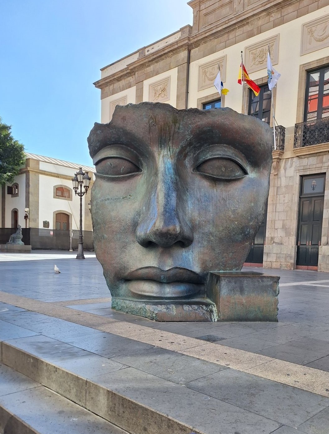 Fotografia przedstawiająca Sculpture \"Per Adriano\" by Igor Mitoraj in Santa Cruz de Tenerife