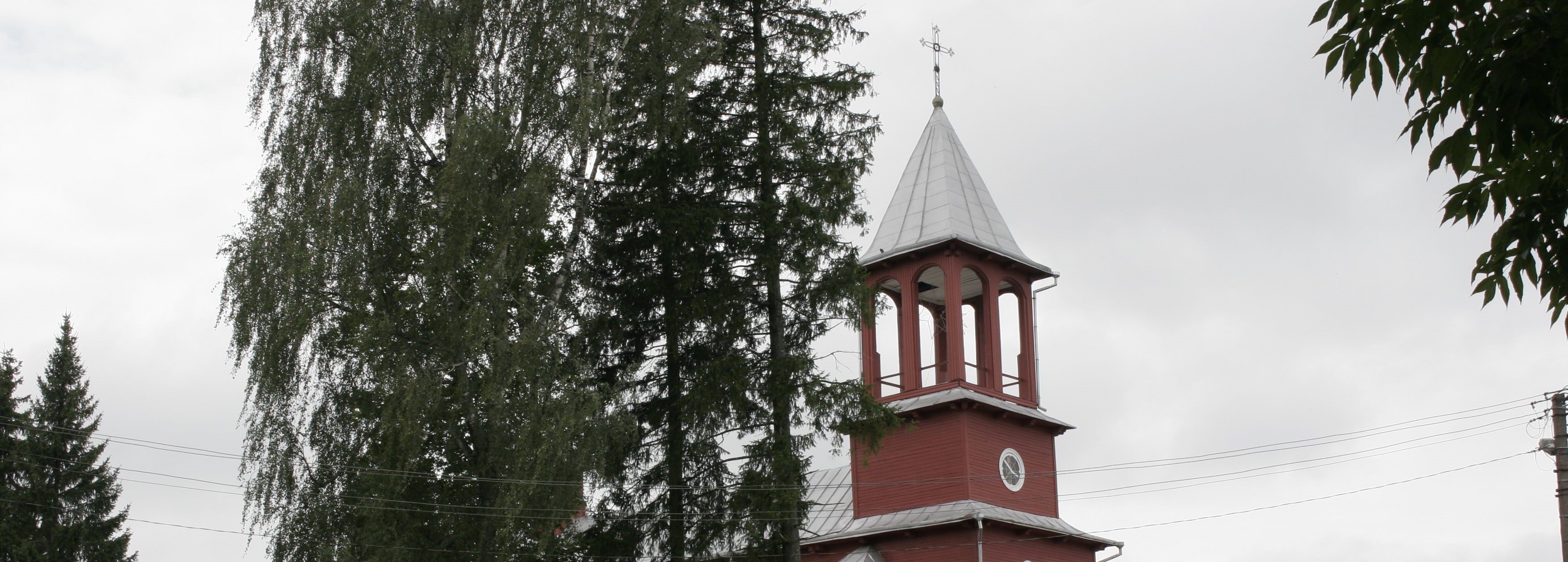 Fotografia przedstawiająca Church of the Holy Trinity and St Casimir in Miedniki Królewskie