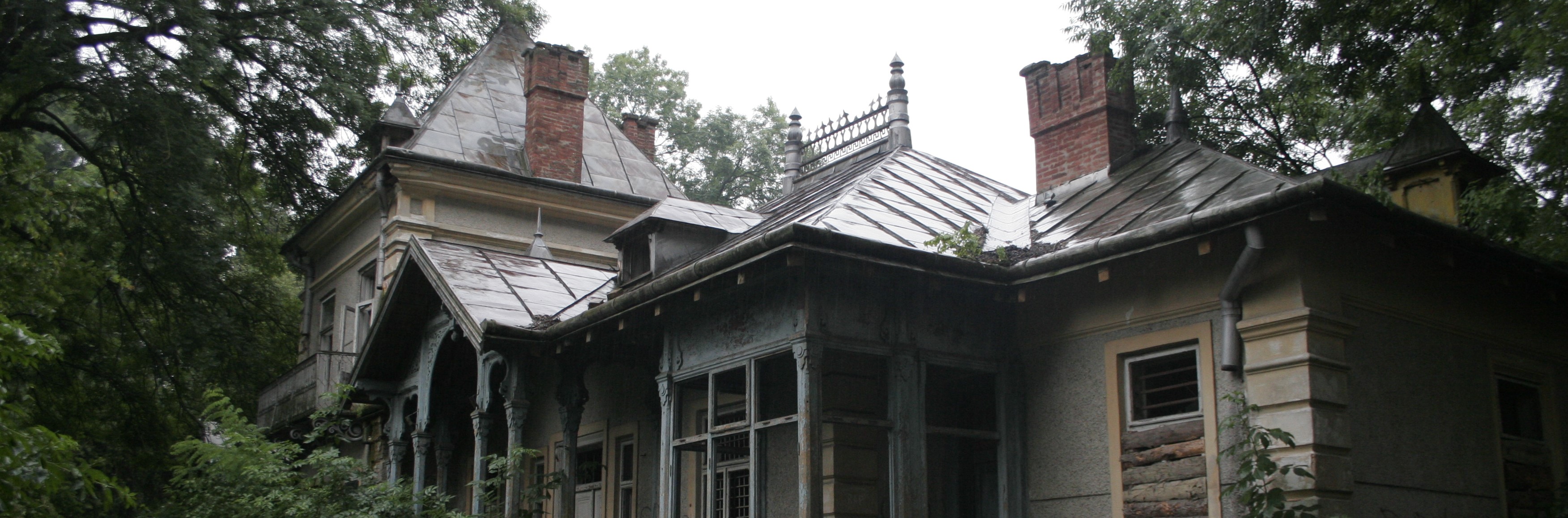 Fotografia przedstawiająca Manor house of the Krzysztofowicz family (later Krzysztofowicz-Jaruzelski family) in Załucze (Dolne)