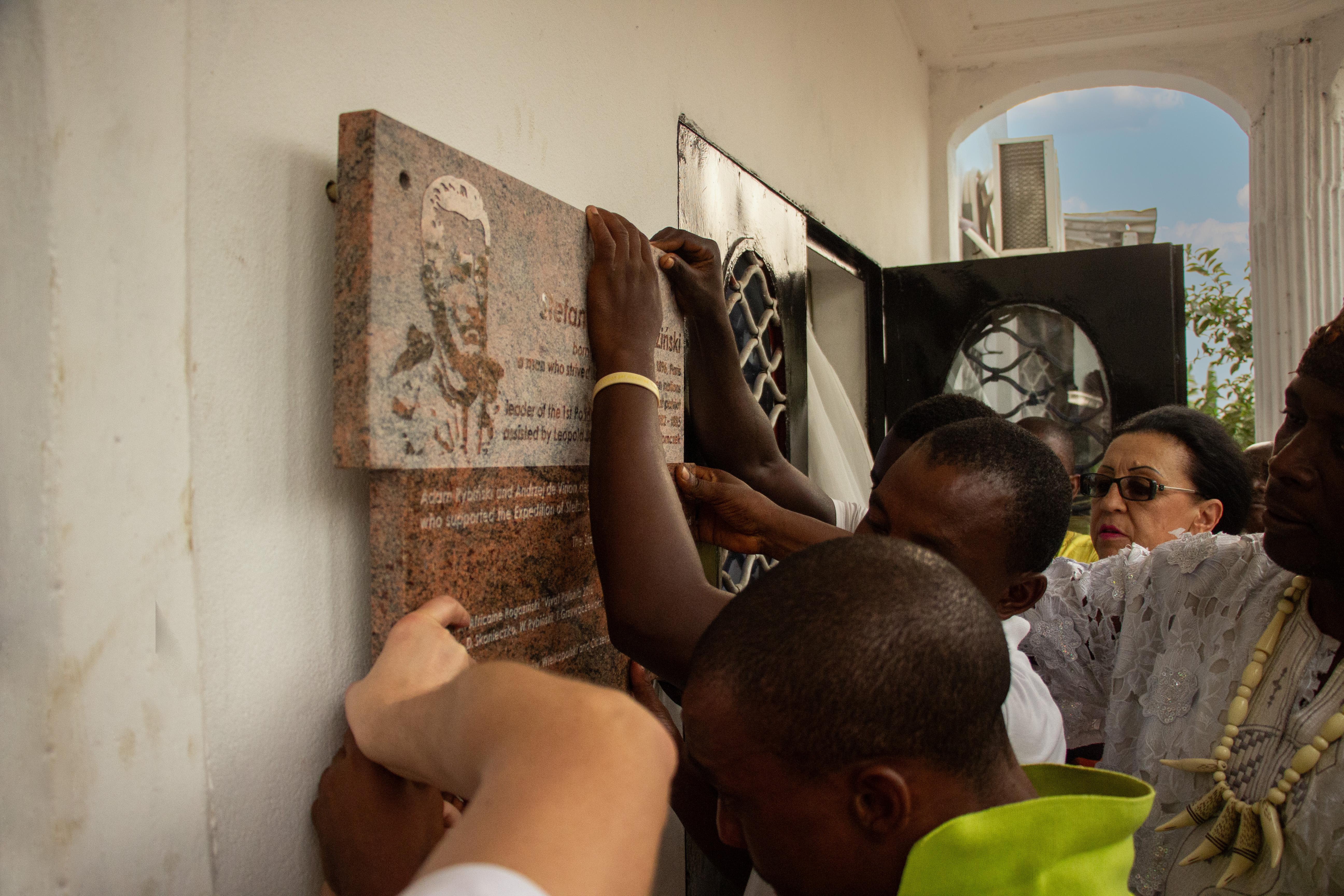 Photo showing Plaque commemorating Stefan Szolc-Rogoziński in Limbé