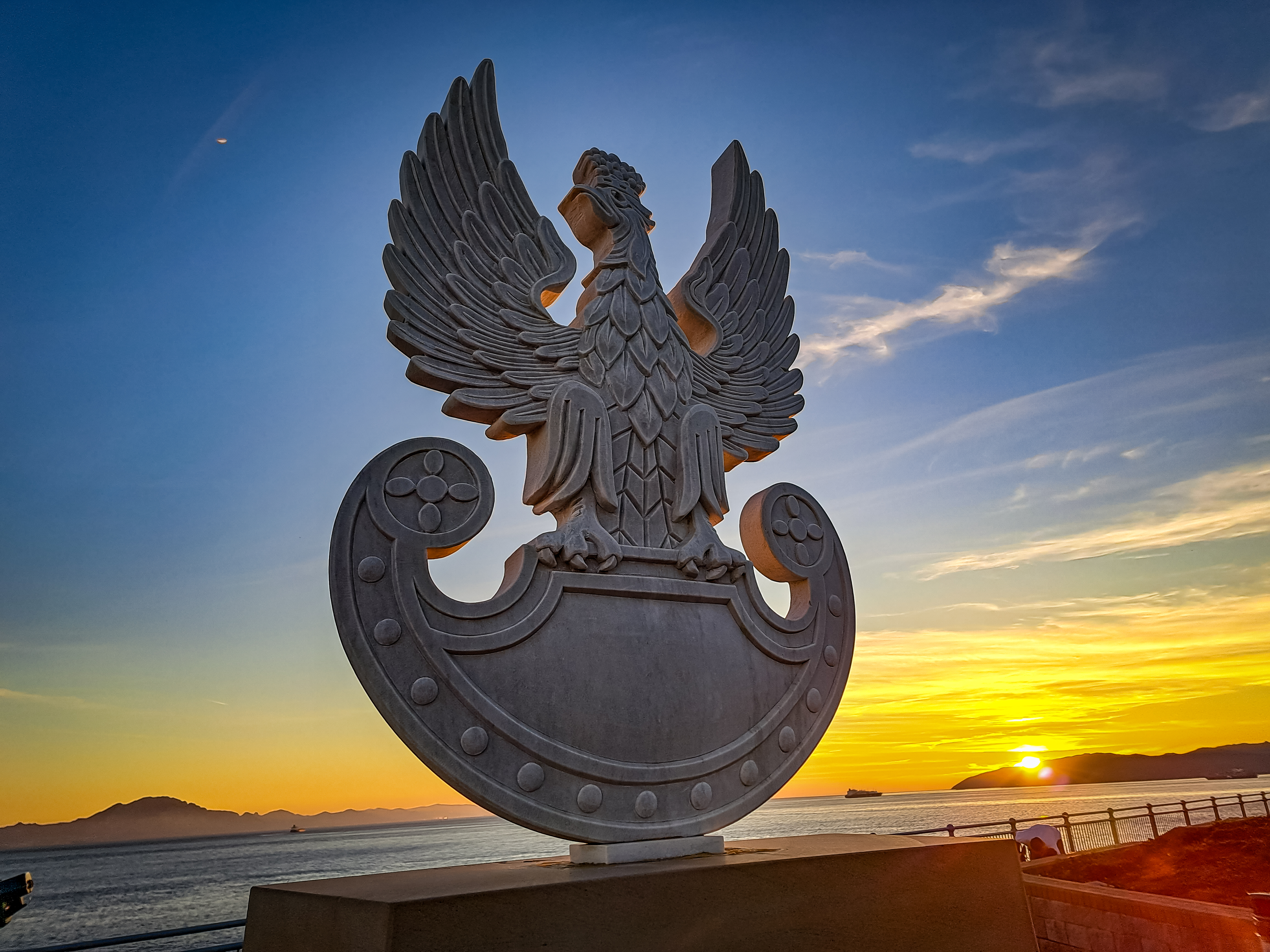 Fotografia przedstawiająca Memorial to the fallen in the Gibraltar air disaster