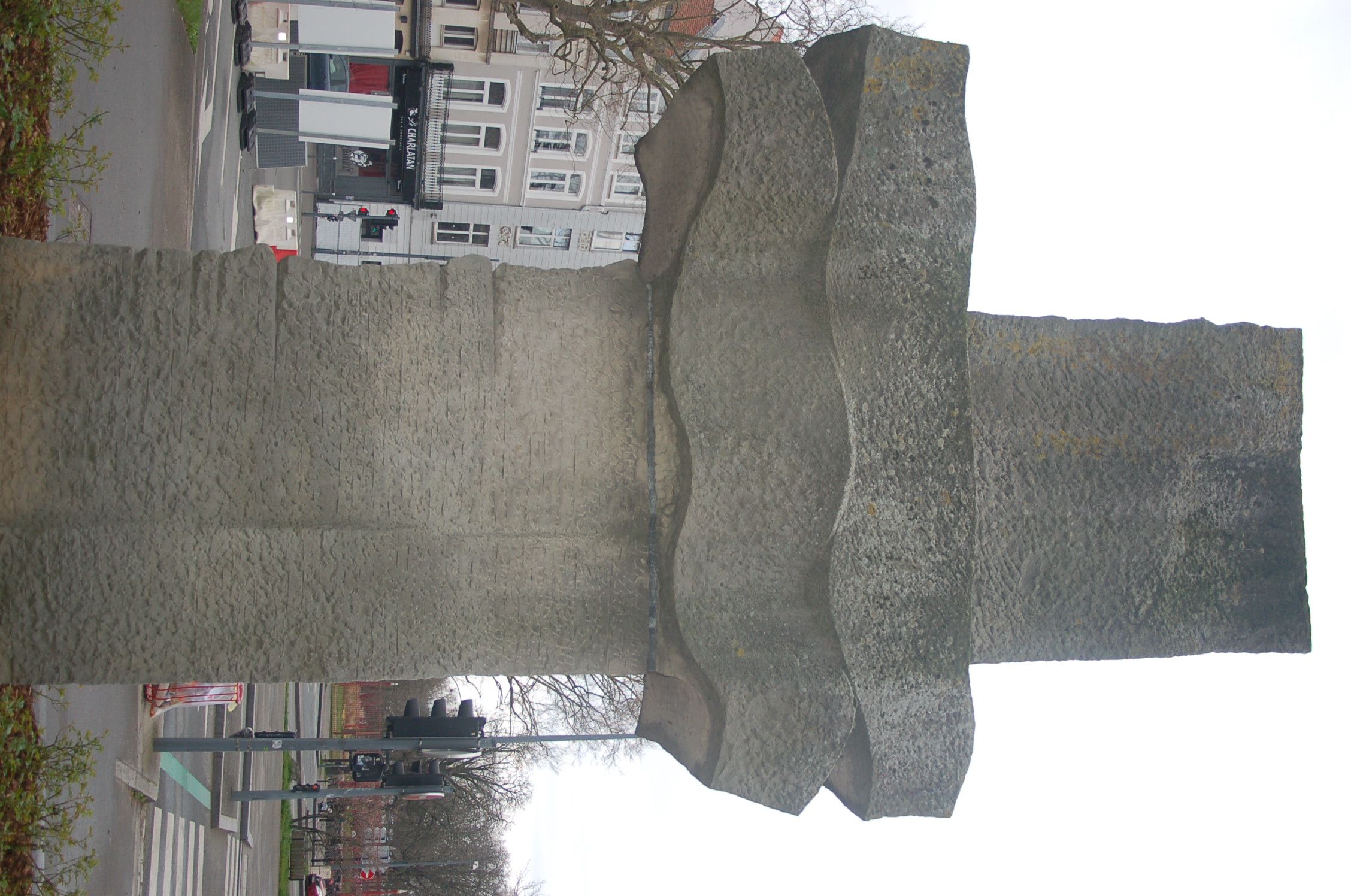 Fotografia przedstawiająca Monument of gratitude to the Poles in the Square of the Polish community in Lille