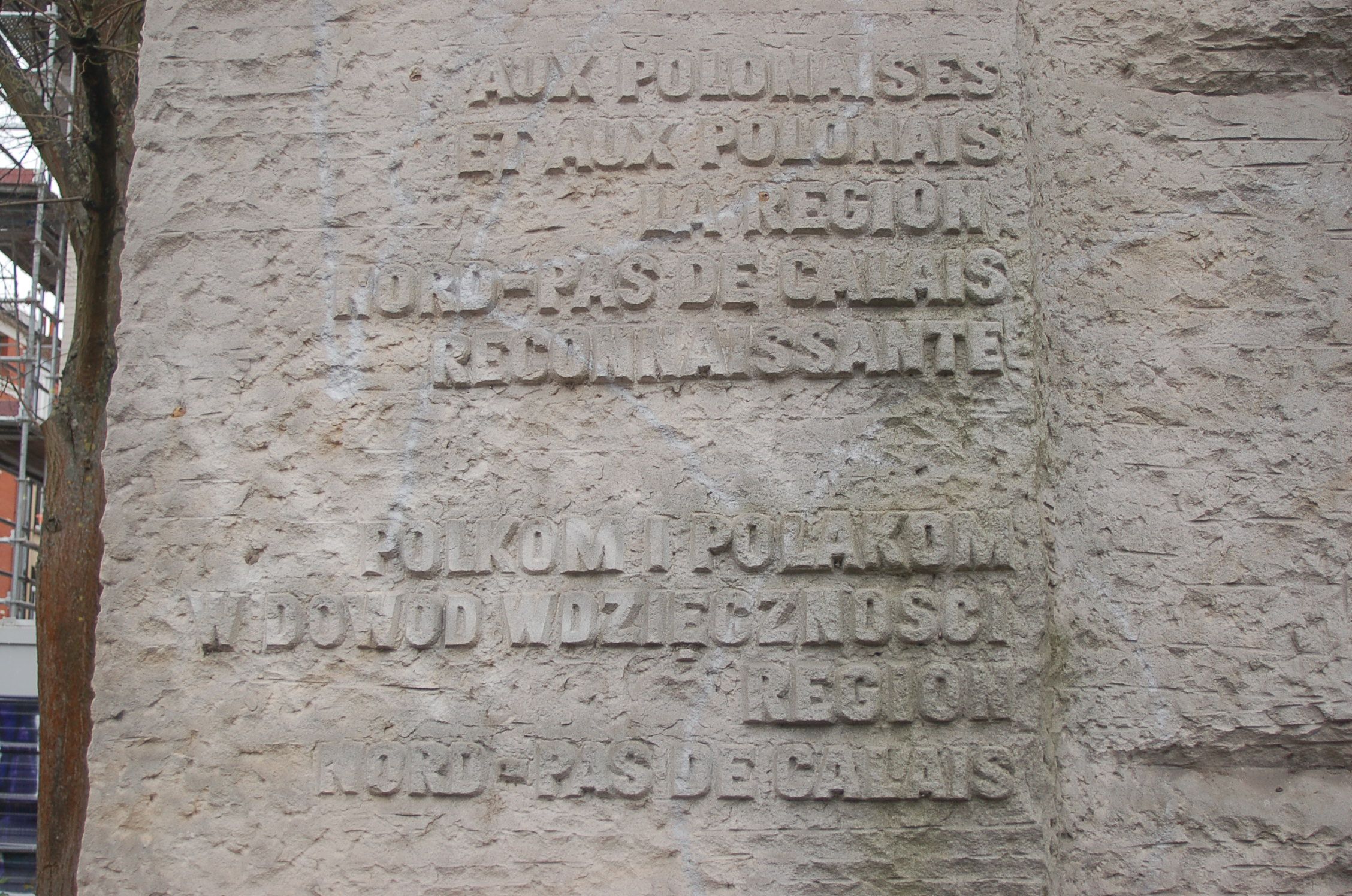 Fotografia przedstawiająca Monument of gratitude to the Poles in the Square of the Polish community in Lille