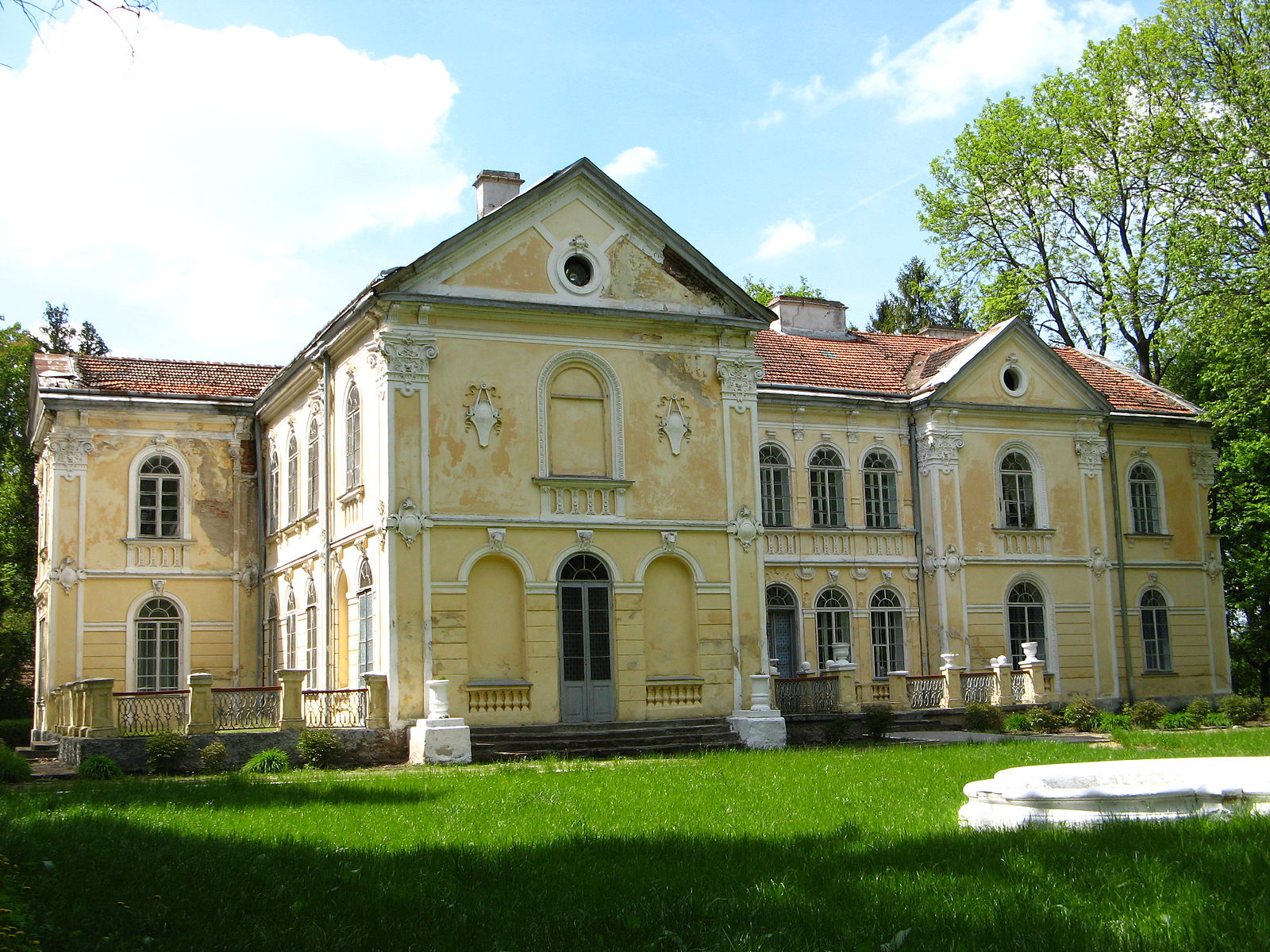 Fotografia przedstawiająca Pałac Fredrów w Wiszni