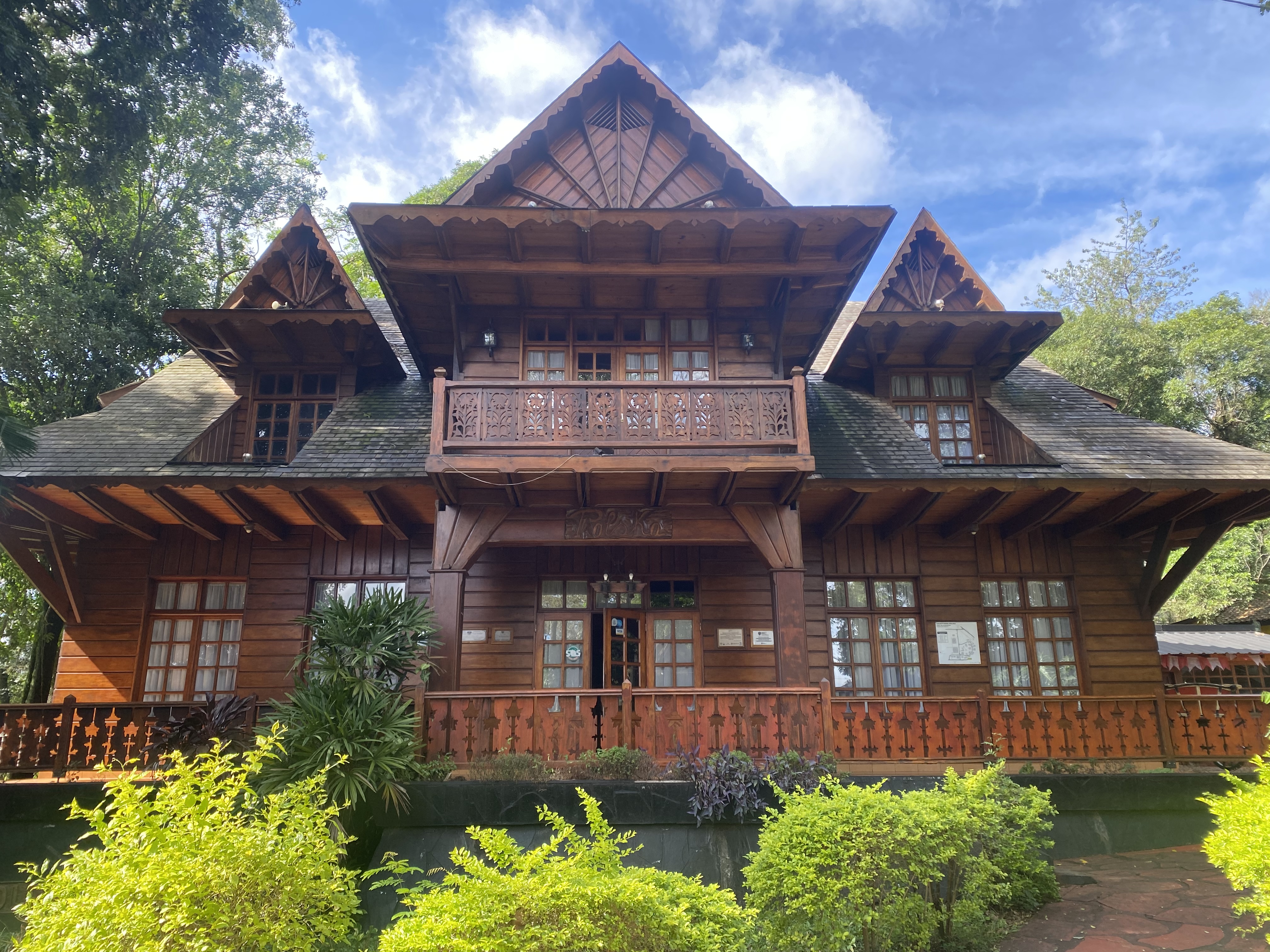 Fotografia przedstawiająca Polish House in the Parque de las Naciones in Oberze