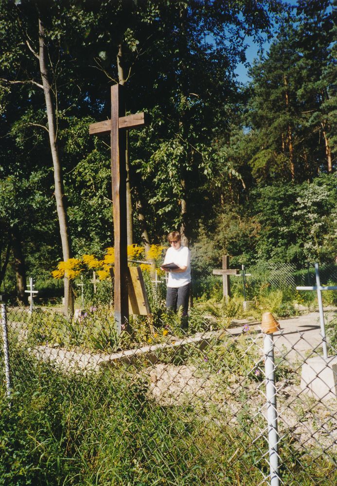 Fotografia przedstawiająca Cmentarz leśny żołnierzy 27 Wołyńskiej Dywizji Piechoty Armii Krajowej