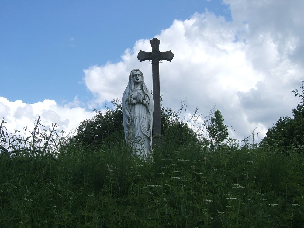 Fotografia przedstawiająca Kurhan ku czci ofiar NKWD