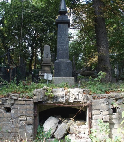 Grobowiec Straszyńskich i Romiszowskich, cmentarz Bajkowa w Kijowie, stan z 2021.