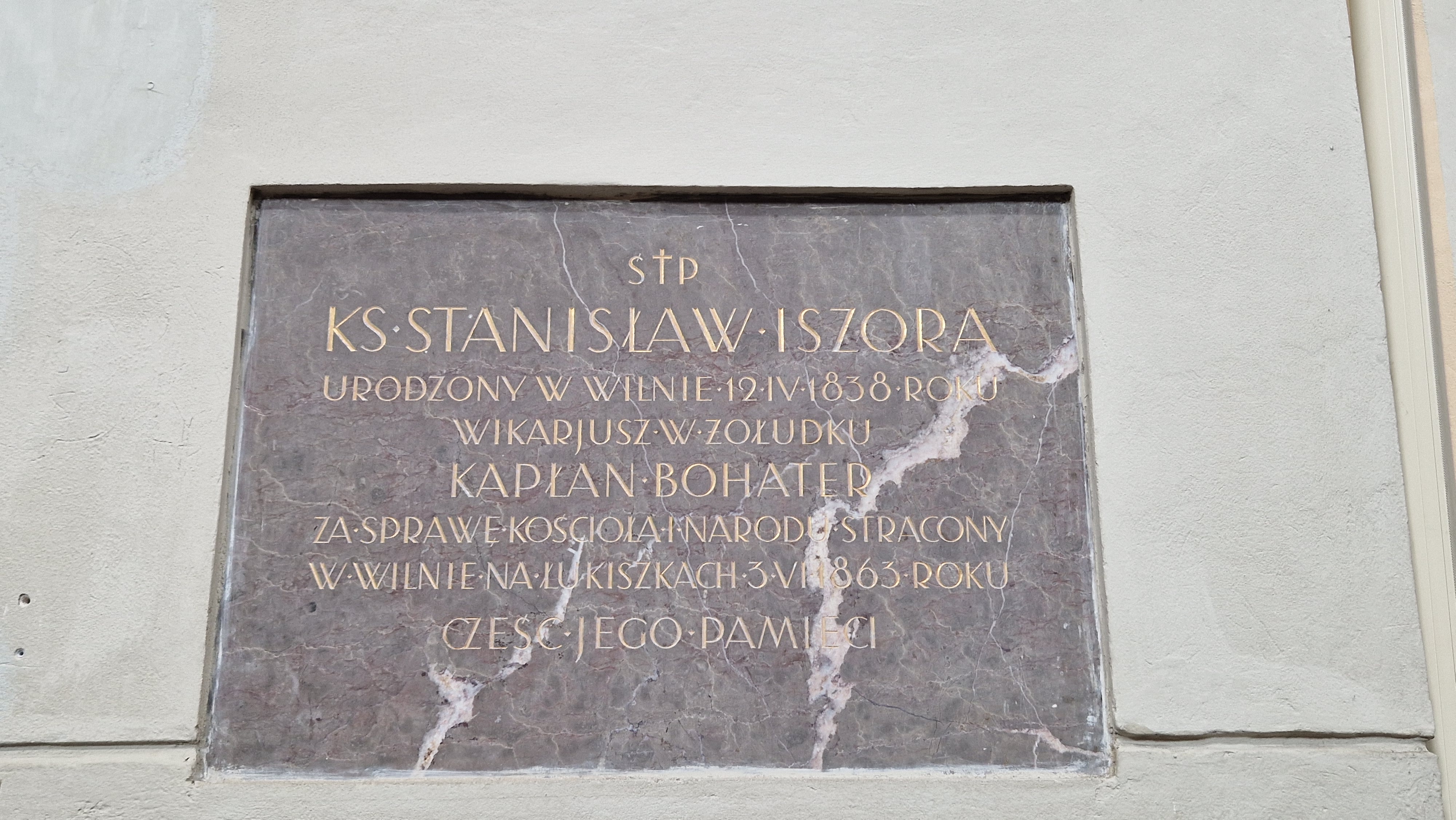 Photo showing Memorial plaque to Stanislaw Išora in Vilnius