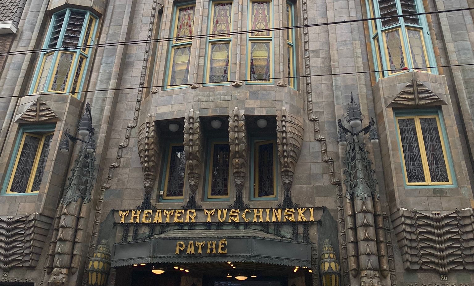 Fotografia przedstawiająca Royal Tuschinski Cinema in Amsterdam