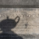 Photo montrant Fosse commune avec les restes de Józef Wysocki au cimetière du Père-Lachaise à Paris