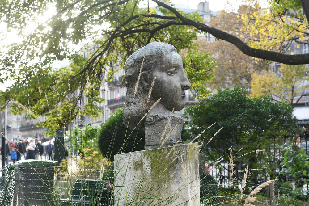 Fotografia przedstawiająca Monument to Poetry in tribute to Guillaume Apollinaire by Pablo Picasso