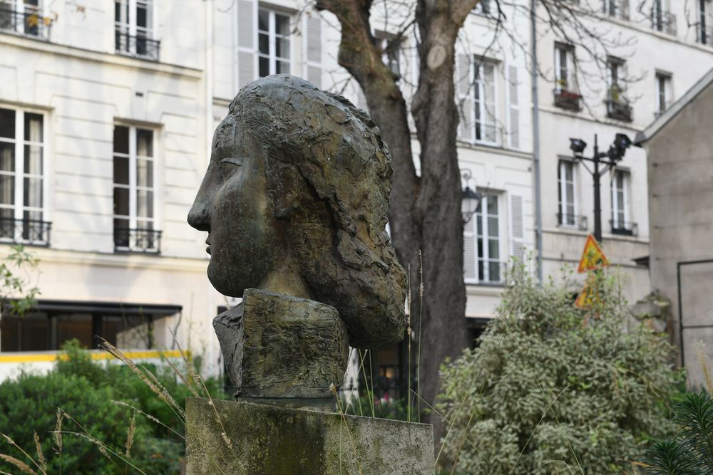 Fotografia przedstawiająca Monument to Poetry in tribute to Guillaume Apollinaire by Pablo Picasso