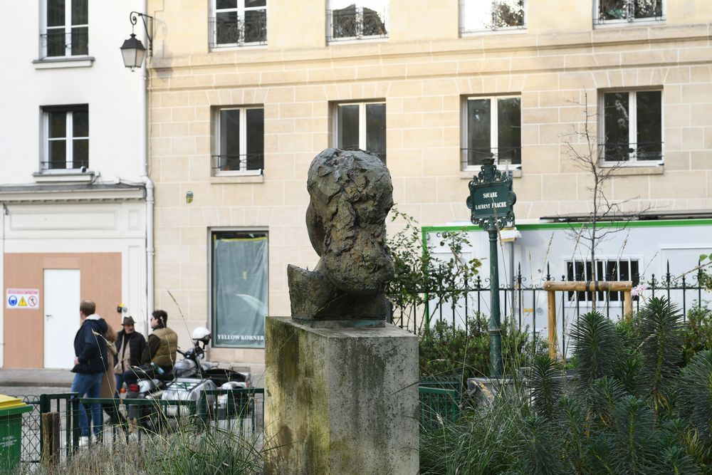 Fotografia przedstawiająca Monument to Poetry in tribute to Guillaume Apollinaire by Pablo Picasso