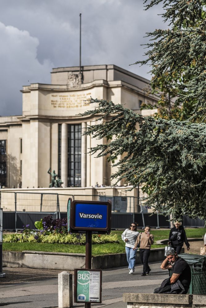 Fotografia przedstawiająca Place de Varsovie w Paryżu