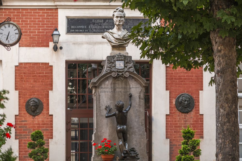 Fotografia przedstawiająca Adam Mickiewicz Polish School in Paris