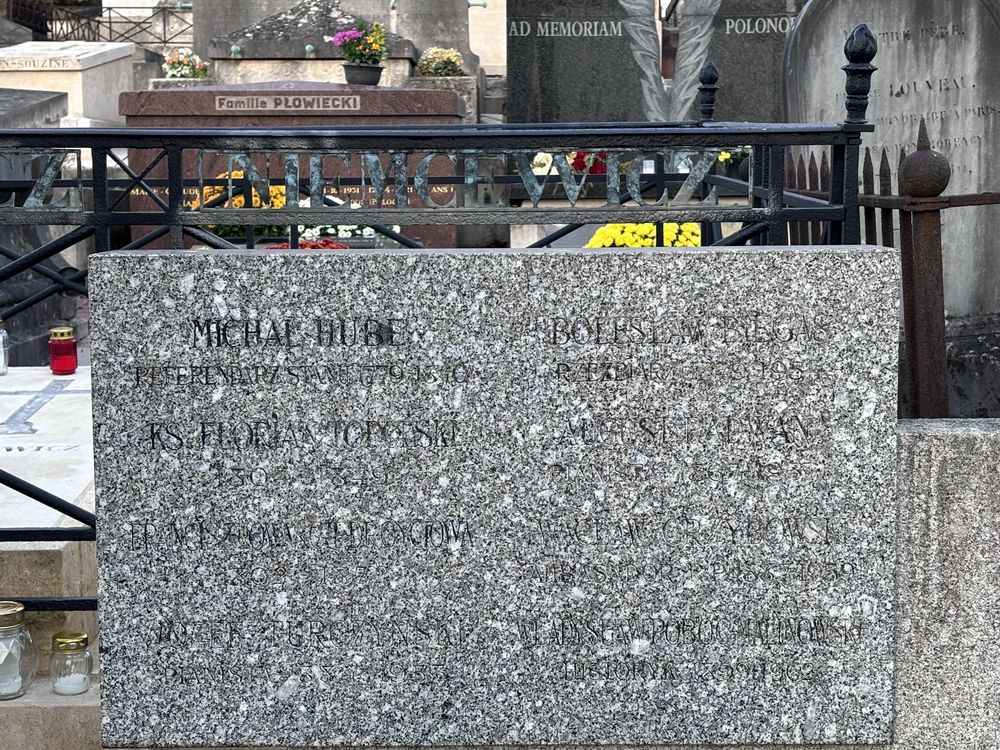 Photo montrant Pierre tombale d\'Edward Pożerski au cimetière Montmorency