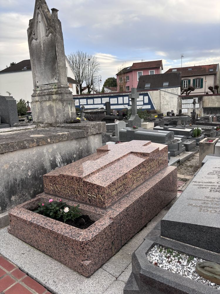 Fotografia przedstawiająca Nagrobek Franciszki Granier na cmentarzu w Montmorency