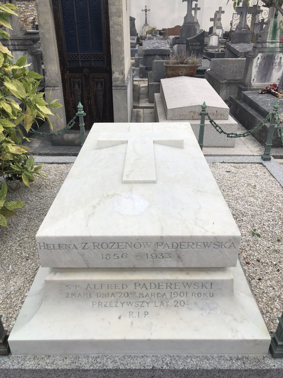 Photo montrant Pierre tombale de Helena Paderewski au cimetière de Montmorency