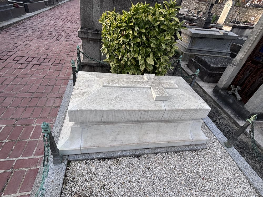 Photo montrant Pierre tombale de Helena Paderewski au cimetière de Montmorency