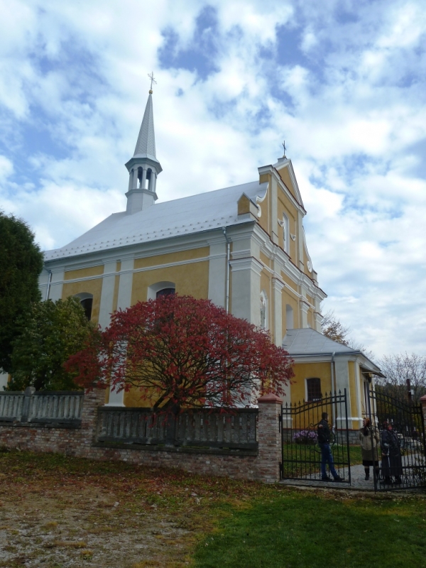 Fotografia przedstawiająca Kościół parafialny pw. Wszystkich Świętych w Miżyńcu