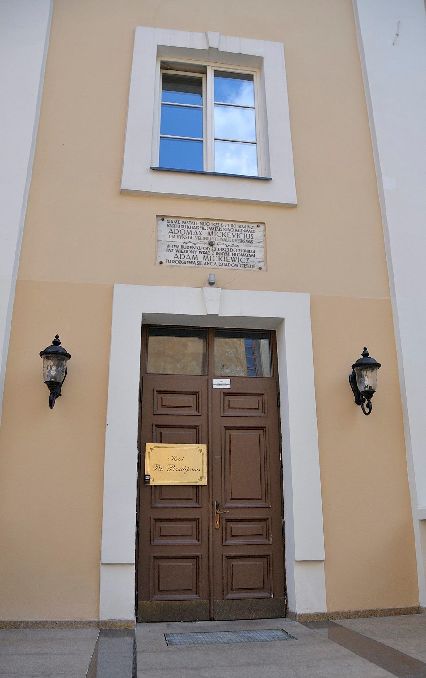 Fotografia przedstawiająca Conrad\'s cell in the Basilian monastery in Vilnius